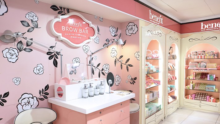 benefit-cosmetics-beauty-bar